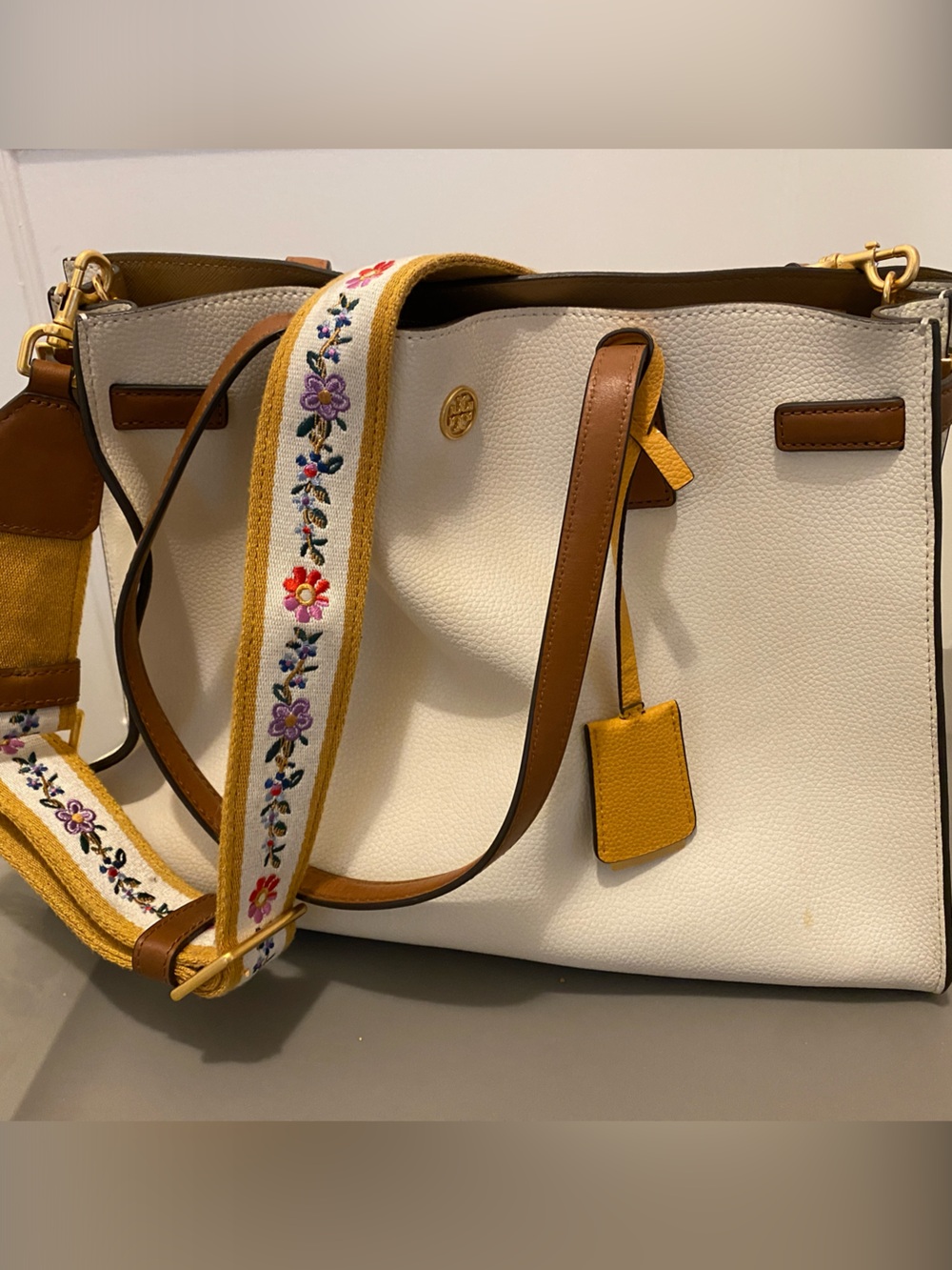 Tory Burch White Pebbled Leather Shoulder Bag with Embroidered Floral Strap